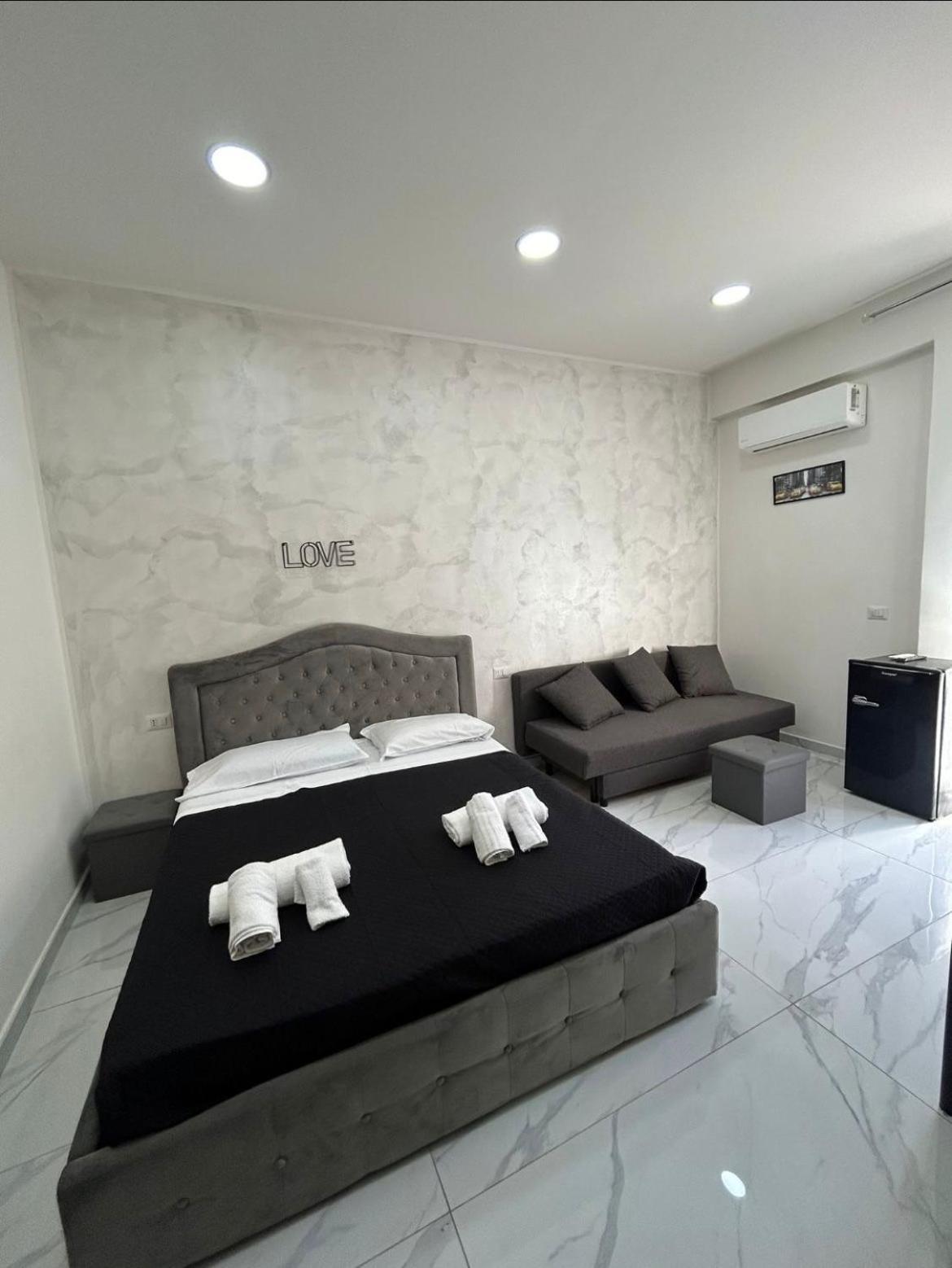 Apartamento Terrazza Luxury Valentino Nápoles Exterior foto
