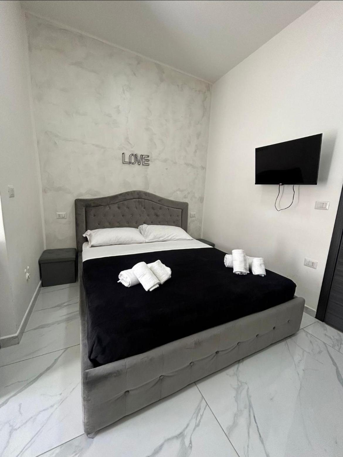 Apartamento Terrazza Luxury Valentino Nápoles Exterior foto