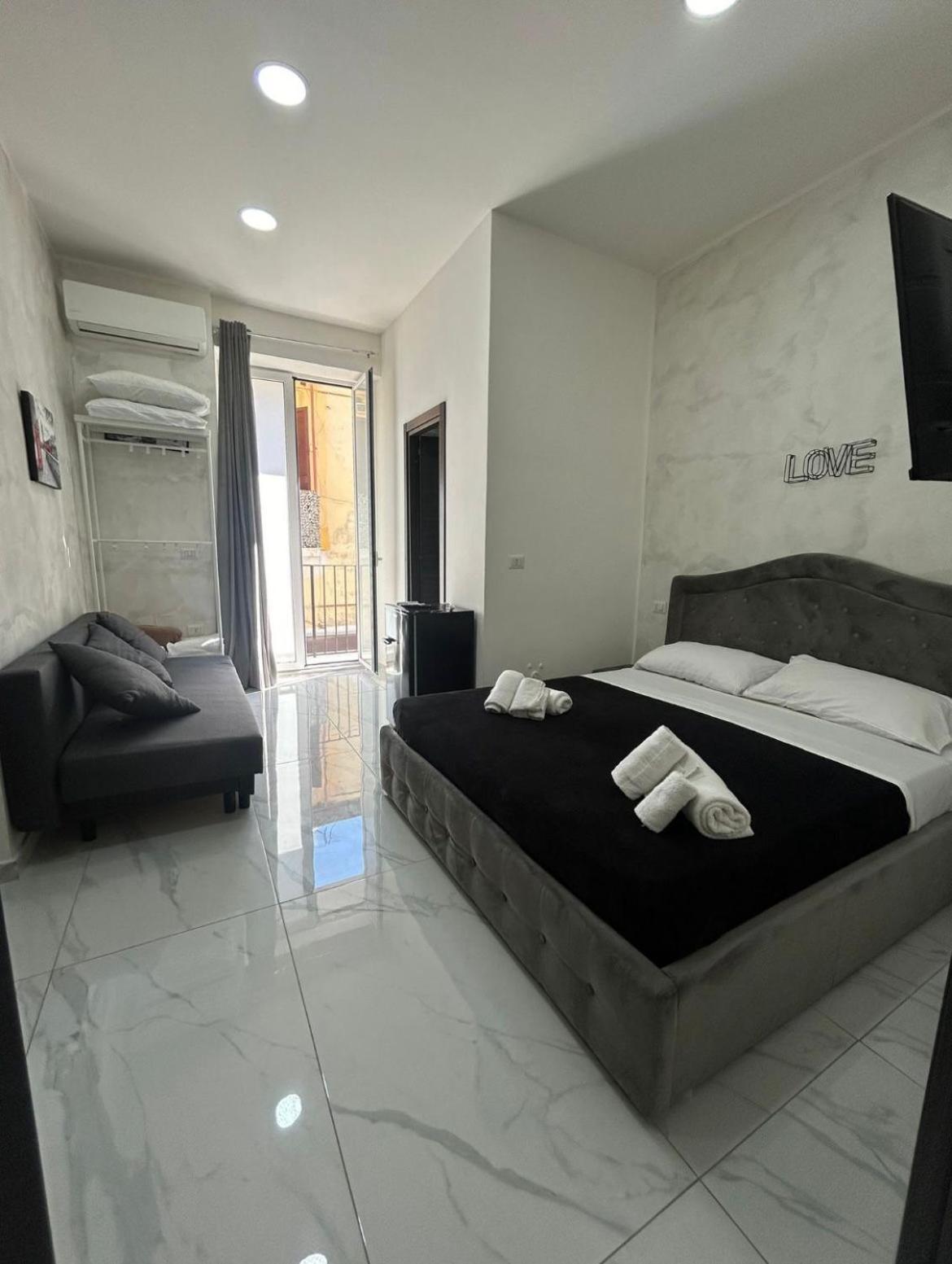 Apartamento Terrazza Luxury Valentino Nápoles Exterior foto