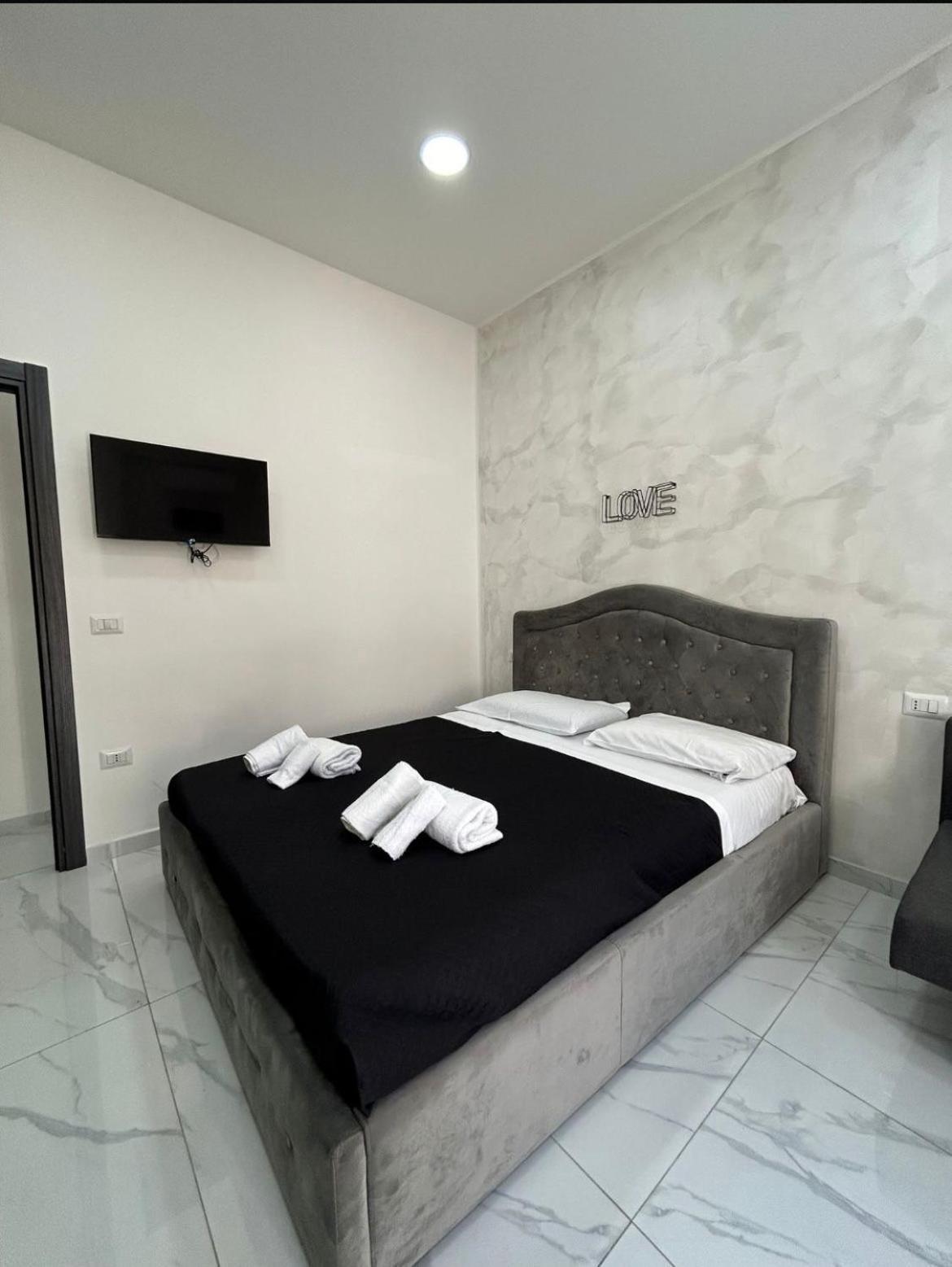 Apartamento Terrazza Luxury Valentino Nápoles Exterior foto